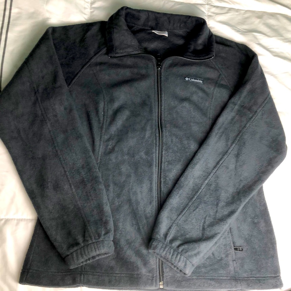 Columbia women’s large zip up jacket